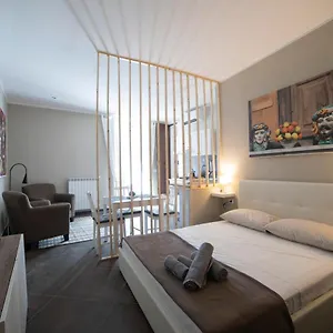 Apartament Katana, Katania